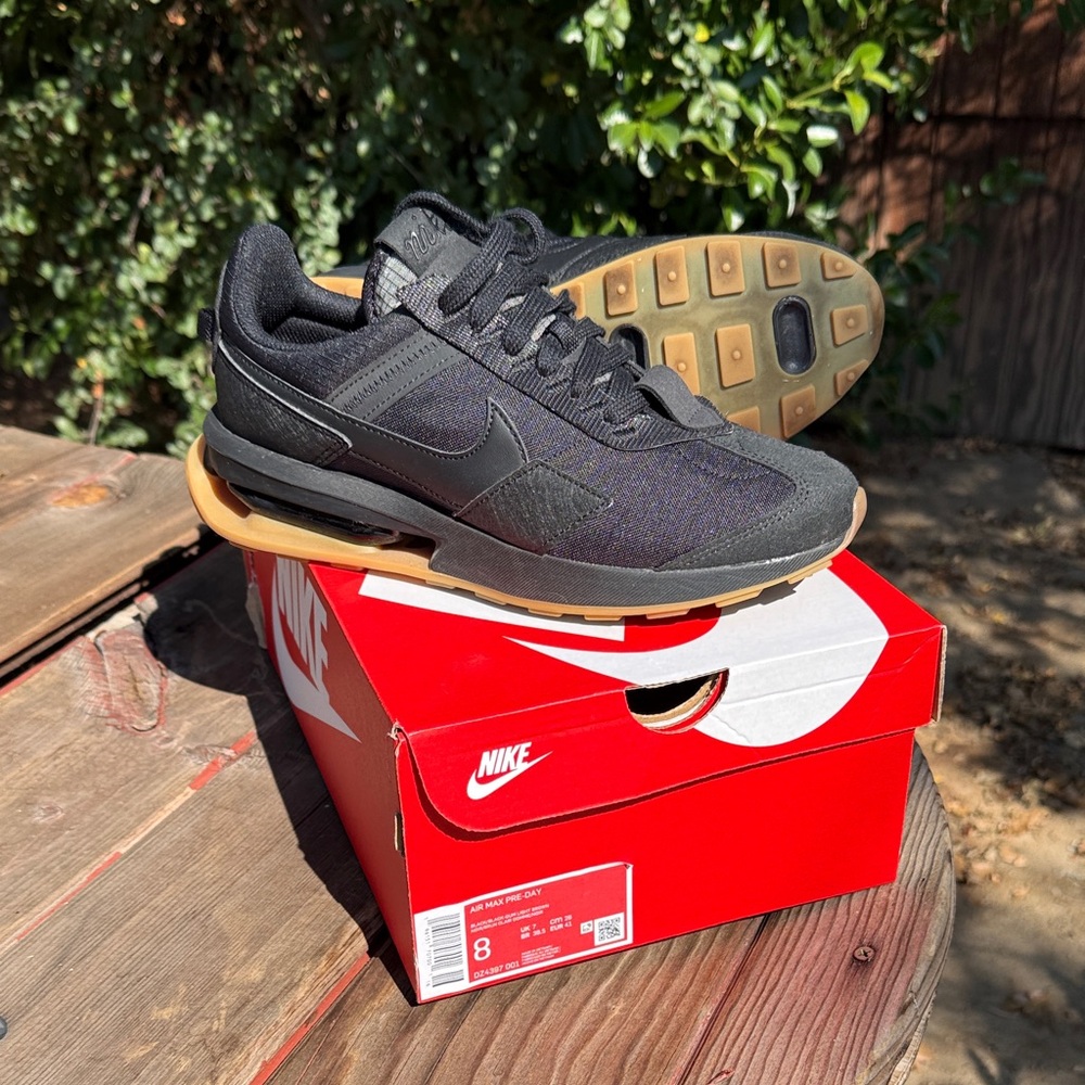 Nike Men's Air Max Pre-Day Black and Tan Sneakers men’s size 8